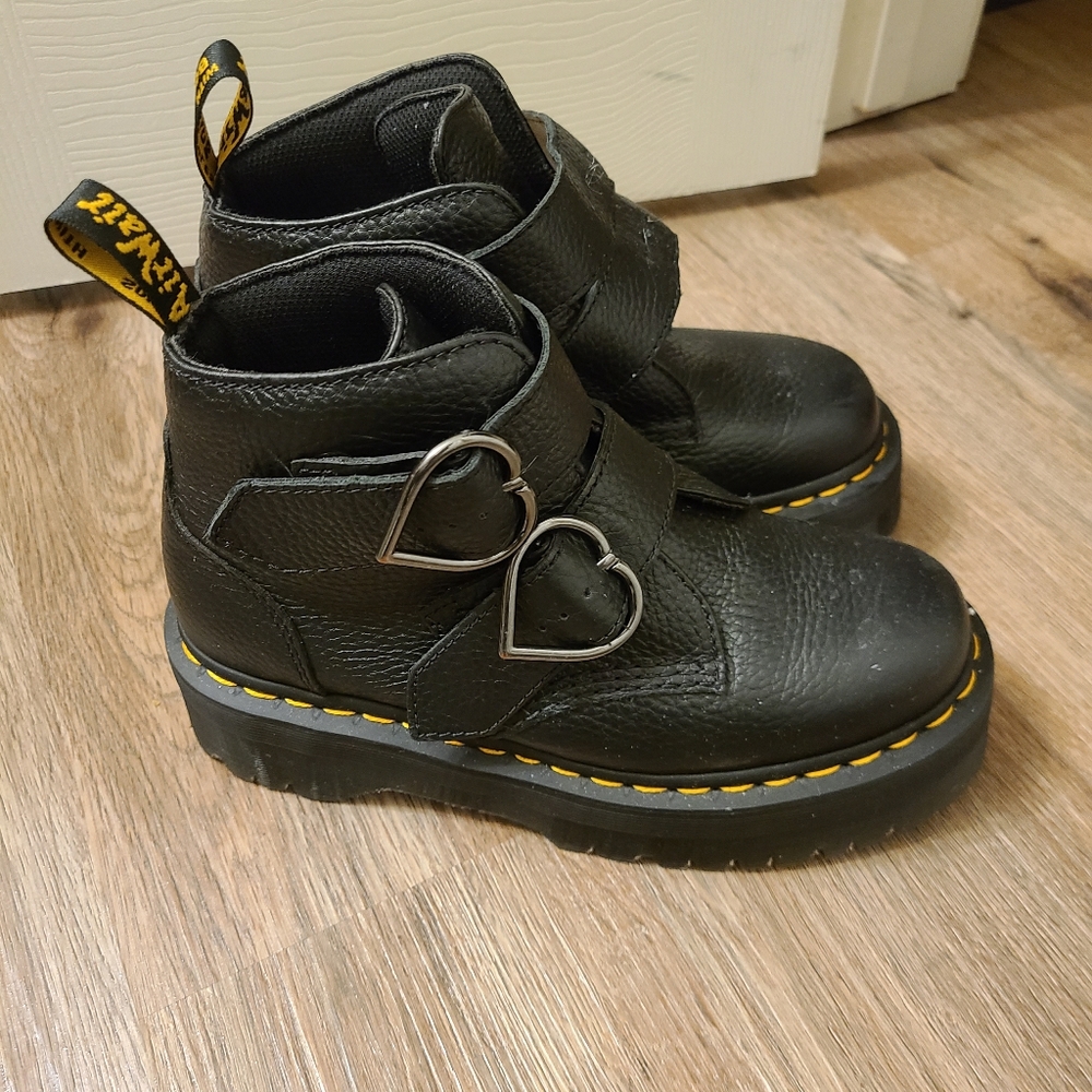 Heart buckle Doc Martens